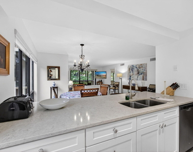 611 Brackenwood Cove - Photo Thumbnail 10