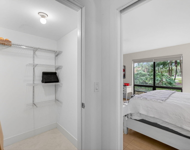 611 Brackenwood Cove - Photo Thumbnail 24