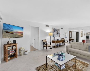 611 Brackenwood Cove - Photo Thumbnail 14