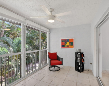 7910 Laina Lane - Photo Thumbnail 23