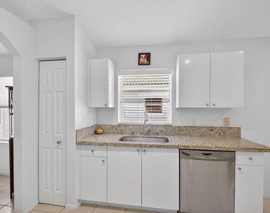 7910 Laina Lane - Photo Thumbnail 10