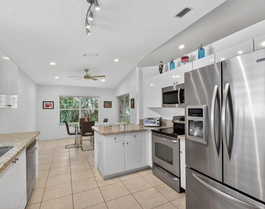 7910 Laina Lane - Photo Thumbnail 8