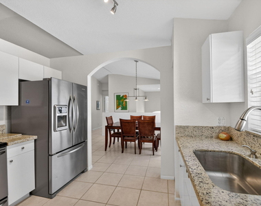 7910 Laina Lane - Photo Thumbnail 11