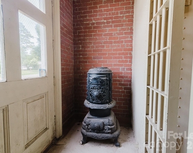 203 W Liberty Street - Photo Thumbnail 12