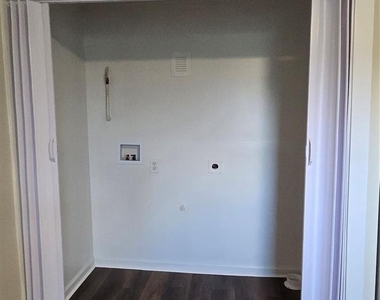 732 Taylor Street - Photo Thumbnail 4