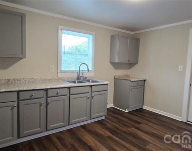 732 Taylor Street - Photo Thumbnail 2