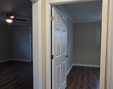 732 Taylor Street - Photo Thumbnail 12