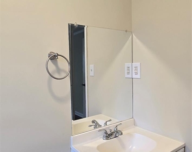 732 Taylor Street - Photo Thumbnail 9