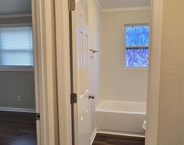 732 Taylor Street - Photo Thumbnail 11