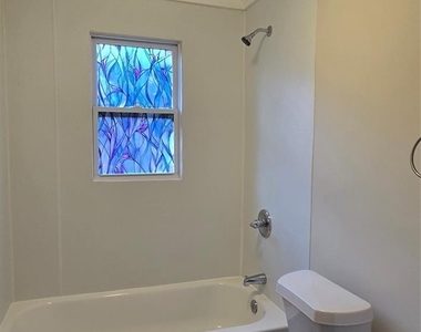 732 Taylor Street - Photo Thumbnail 10