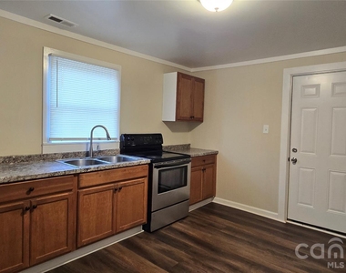 730 Taylor Street - Photo Thumbnail 4