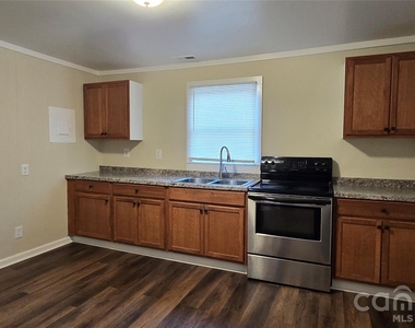 730 Taylor Street - Photo Thumbnail 3