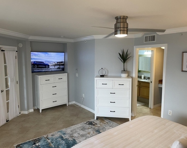 1801 N Flagler Drive - Photo Thumbnail 12
