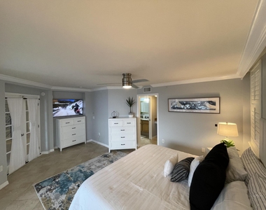 1801 N Flagler Drive - Photo Thumbnail 13