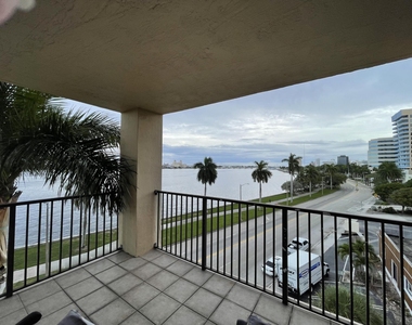 1801 N Flagler Drive - Photo Thumbnail 7