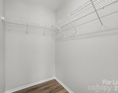 1820 Meadow Crossing Drive - Photo Thumbnail 20