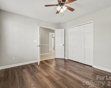 1820 Meadow Crossing Drive - Photo Thumbnail 14