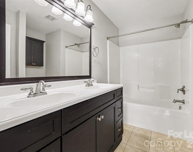 1820 Meadow Crossing Drive - Photo Thumbnail 17