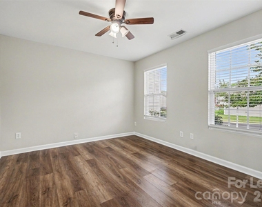 1820 Meadow Crossing Drive - Photo Thumbnail 13