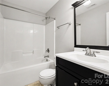 1820 Meadow Crossing Drive - Photo Thumbnail 18