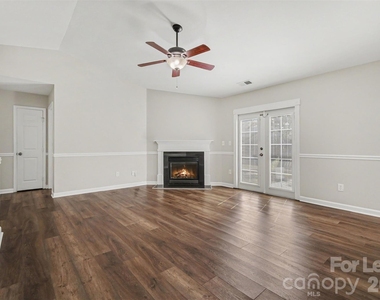 1820 Meadow Crossing Drive - Photo Thumbnail 2