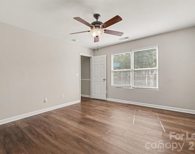 1820 Meadow Crossing Drive - Photo Thumbnail 5