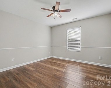 1820 Meadow Crossing Drive - Photo Thumbnail 15