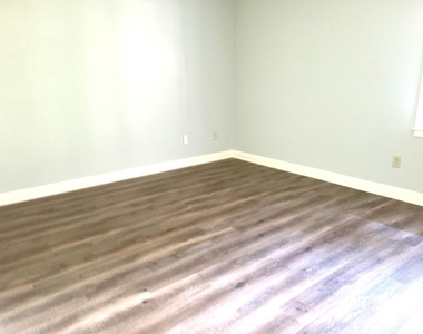 2141 Selwyn Avenue - Photo Thumbnail 10