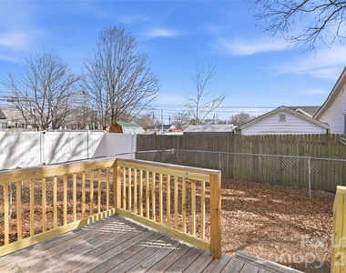 303 York Avenue - Photo Thumbnail 16