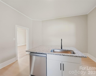 303 York Avenue - Photo Thumbnail 8