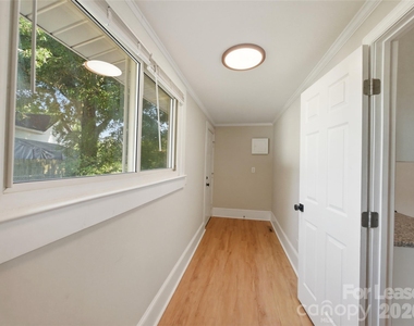 303 York Avenue - Photo Thumbnail 15