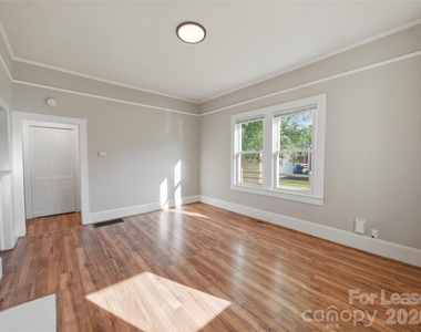 303 York Avenue - Photo Thumbnail 1