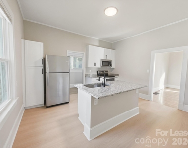 303 York Avenue - Photo Thumbnail 7