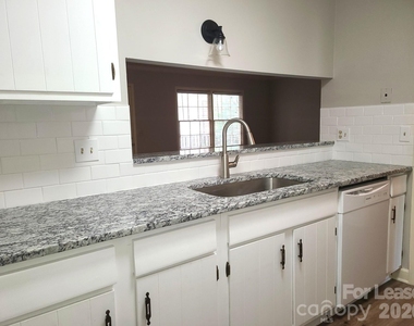 2141 Selwyn Avenue - Photo Thumbnail 1