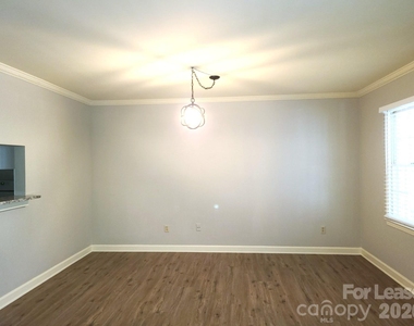 2141 Selwyn Avenue - Photo Thumbnail 7