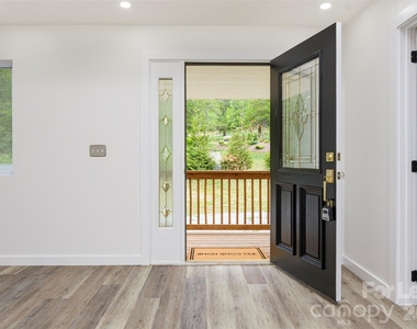 286 Berkeley Road - Photo Thumbnail 3