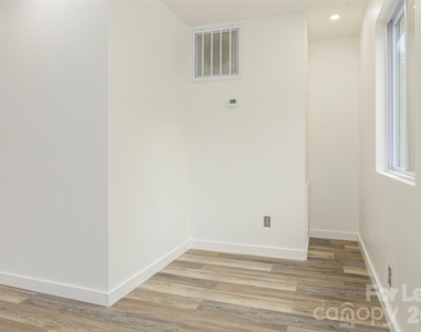 286 Berkeley Road - Photo Thumbnail 17