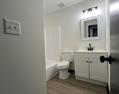 1214 Northwoods Drive - Photo Thumbnail 7