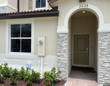 2624 Se 25th - Photo Thumbnail 1