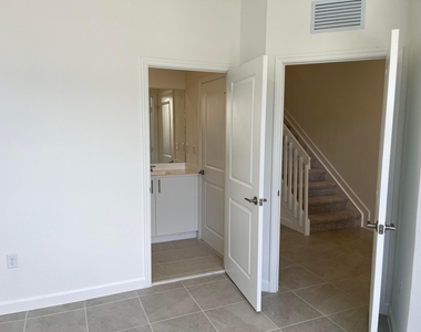 2624 Se 25th - Photo Thumbnail 3