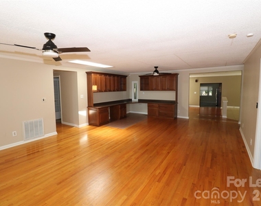 4589 Giles Avenue - Photo Thumbnail 35