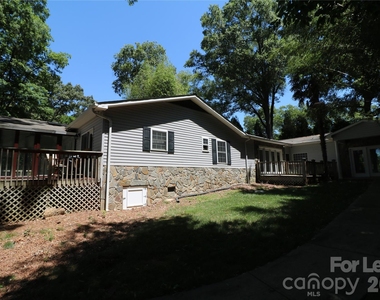 4589 Giles Avenue - Photo Thumbnail 4