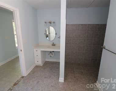 4589 Giles Avenue - Photo Thumbnail 26