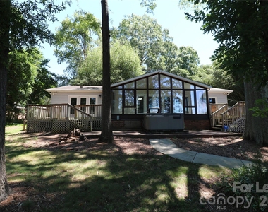 4589 Giles Avenue - Photo Thumbnail 6