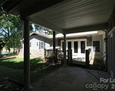 4589 Giles Avenue - Photo Thumbnail 3