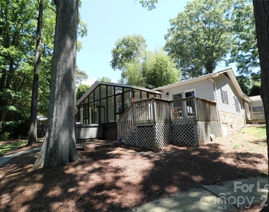 4589 Giles Avenue - Photo Thumbnail 5