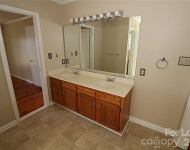 4589 Giles Avenue - Photo Thumbnail 32