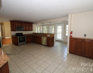 4589 Giles Avenue - Photo Thumbnail 14