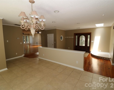 4589 Giles Avenue - Photo Thumbnail 17
