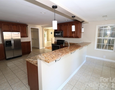 4589 Giles Avenue - Photo Thumbnail 13